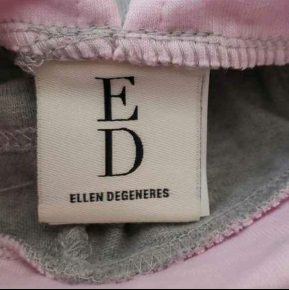 Ellen DeGeneres Dog Dress - Picture 8 of 8